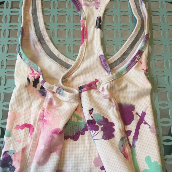 Sold Lululemon cinched tank dress - Picture 6 of 8